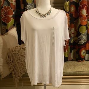3/$15 NWT White Scoop Neck S/S Top